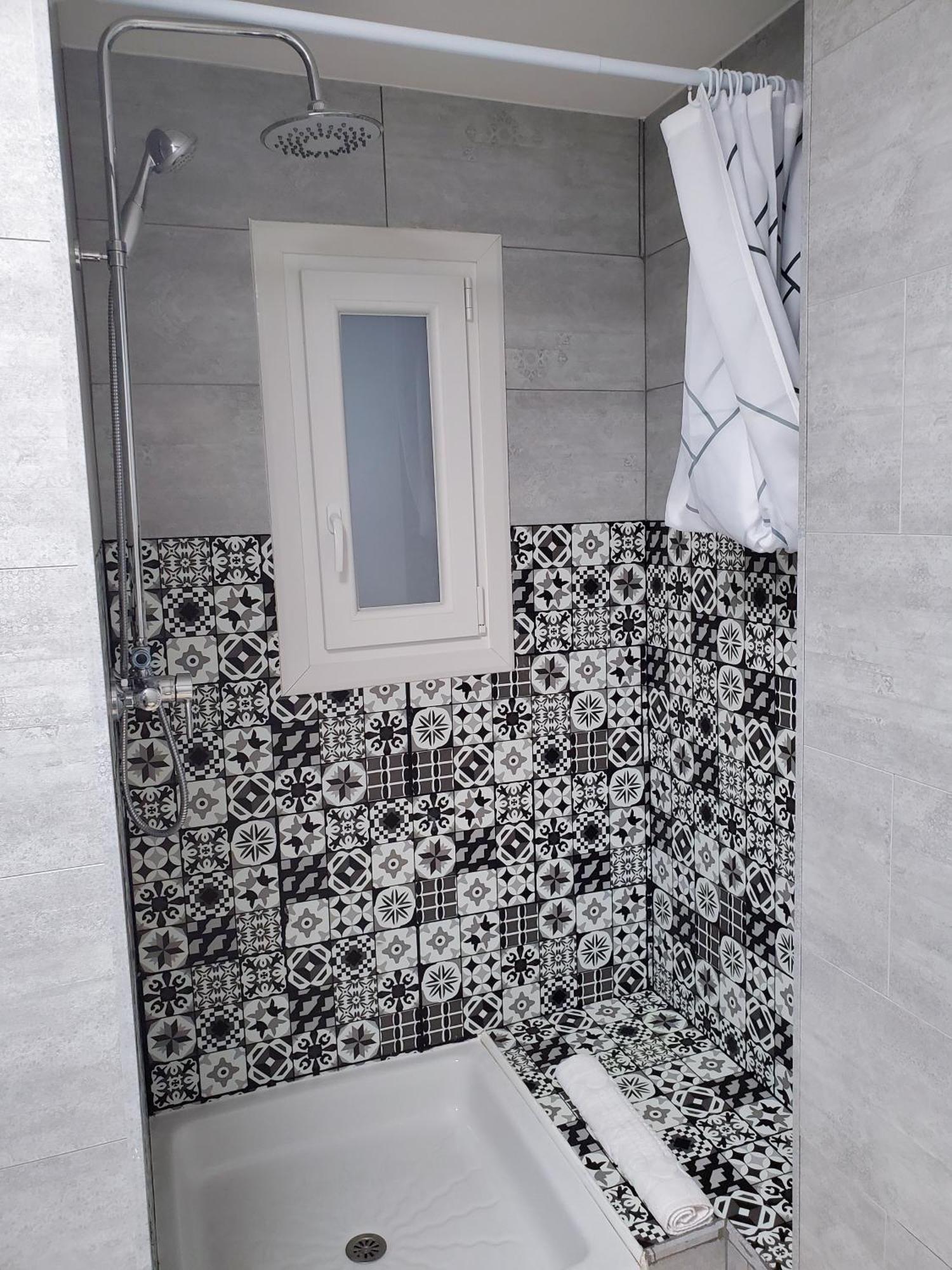 Apartamento Centrico Con Patio Privado Tarragona Kültér fotó
