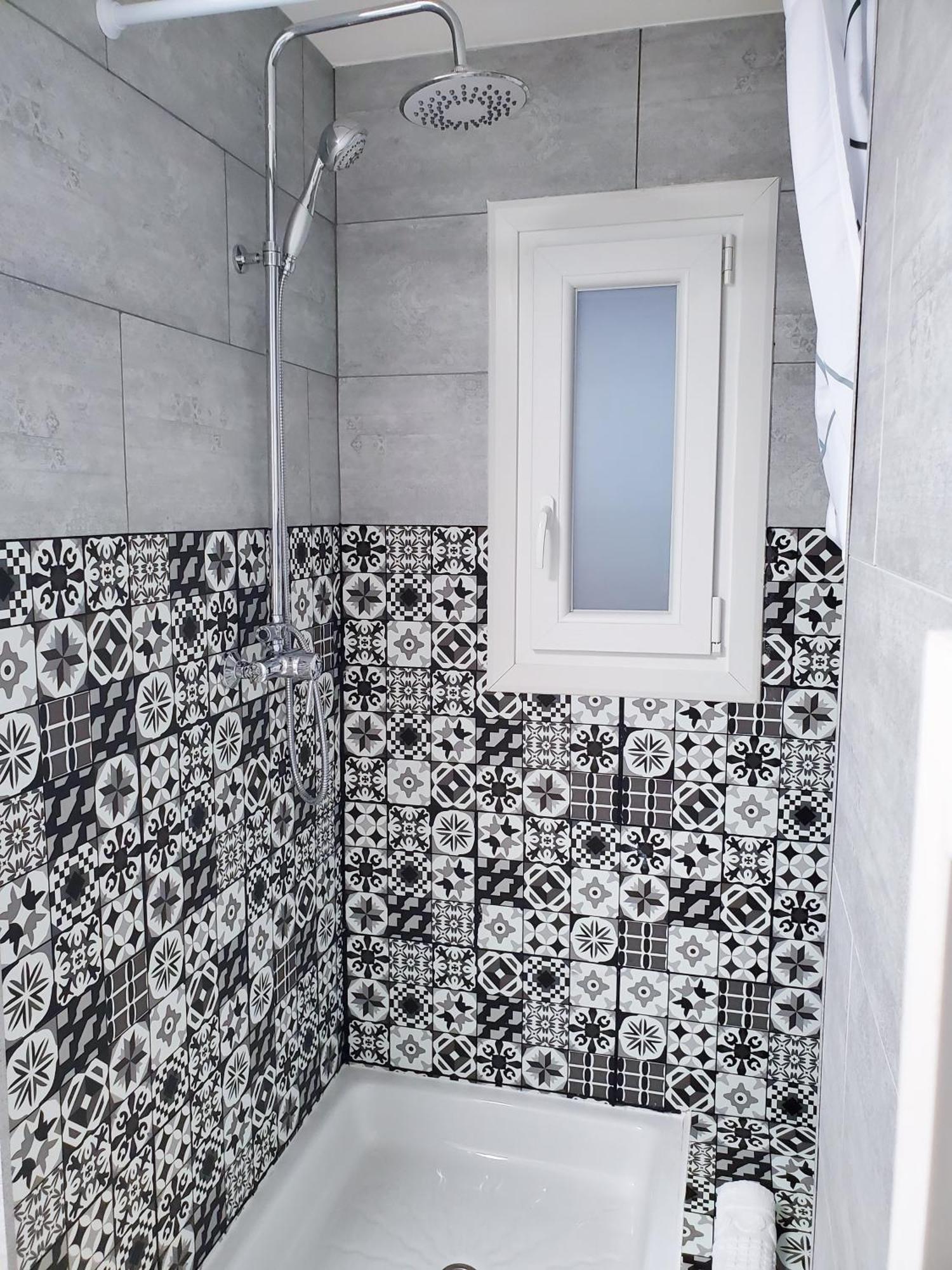Apartamento Centrico Con Patio Privado Tarragona Kültér fotó